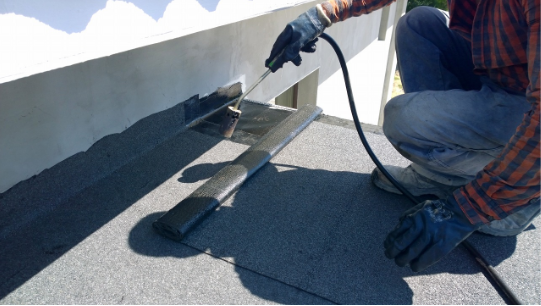 雨漏りは屋根塗装工事で解決できます！